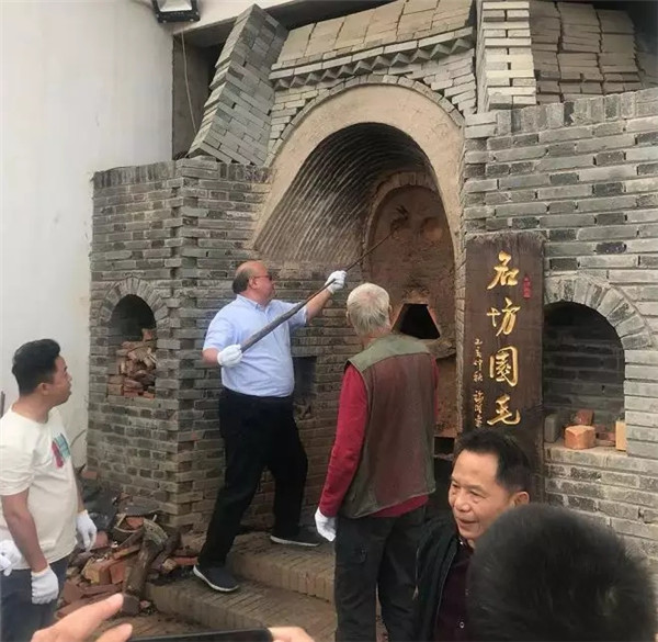  香港知識產(chǎn)權交易所將為景德鎮(zhèn)地區(qū)的藝術瓷和生活用瓷帶來數(shù)十億的產(chǎn)值！